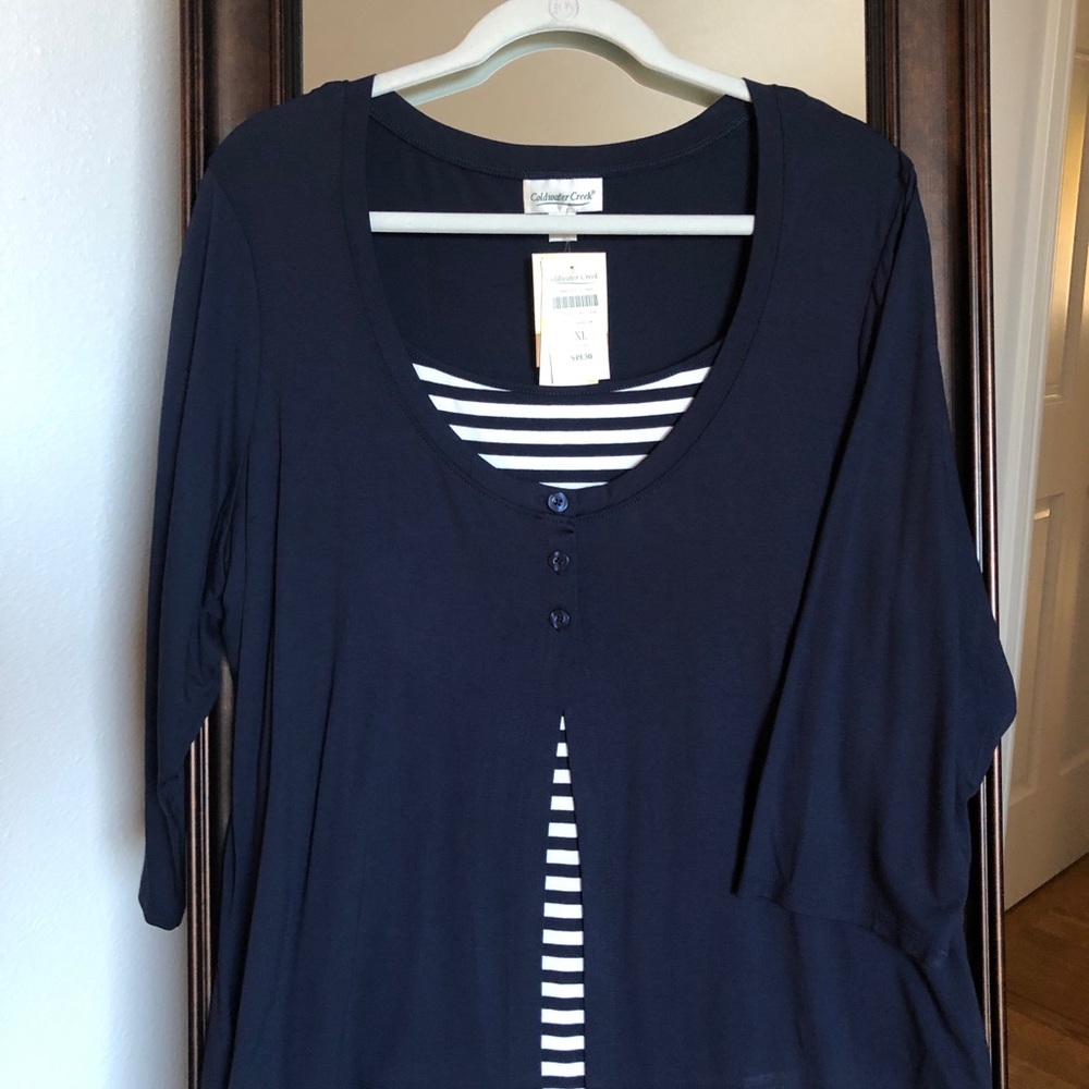 Layered look Navy / White top